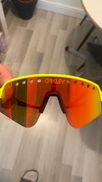 OAKLEY SUTRO LITE 2022/Tennis Ball Yellow~Prizm Ruby”, Zonnebril, Overige kleuren, Ophalen of Verzenden, Zo goed als nieuw