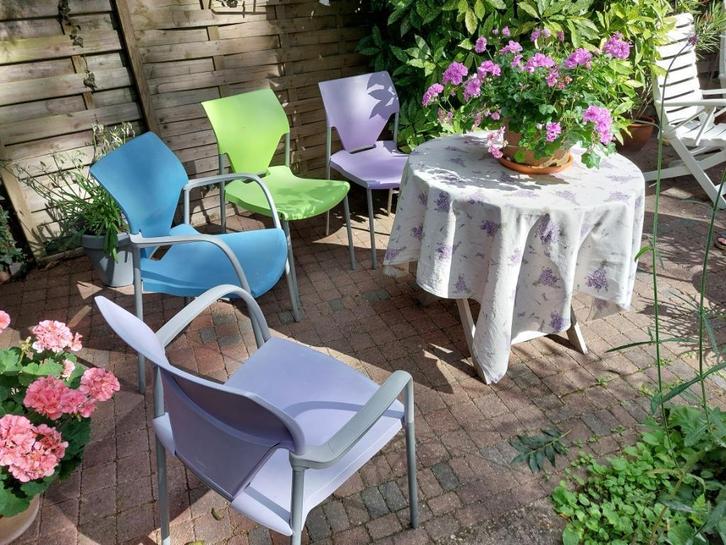 Kunststof eetkamerstoelen, Huis en Inrichting, Stoelen, Gebruikt, Vier, Kunststof, Overige kleuren, Ophalen