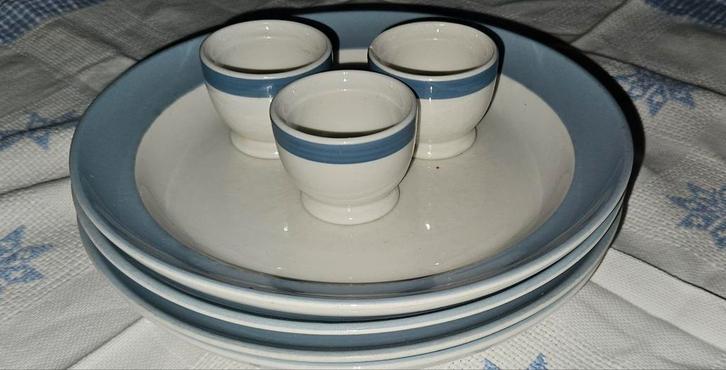 Eierdopjes en ontbijtbordjes met grijsblauwe rand van Sphinx, Antiek en Kunst, Antiek | Servies los, Ophalen of Verzenden