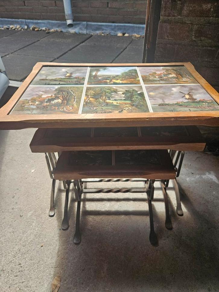 Vintage teaktafeltje met keramische mozaïektegels – jaren '6, Antiek en Kunst, Antiek | Meubels | Tafels, Ophalen of Verzenden