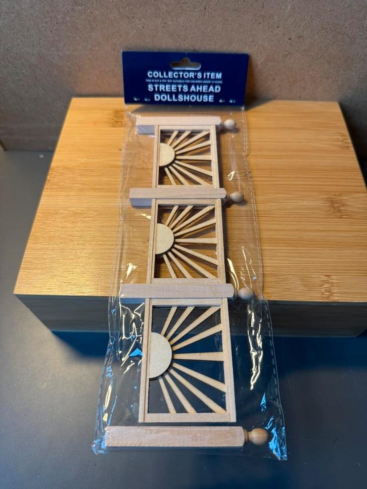 Hek - hxb 8x23cm - hout, Verzamelen, Poppenhuizen en Toebehoren, Zo goed als nieuw, Poppenhuis, Ophalen of Verzenden