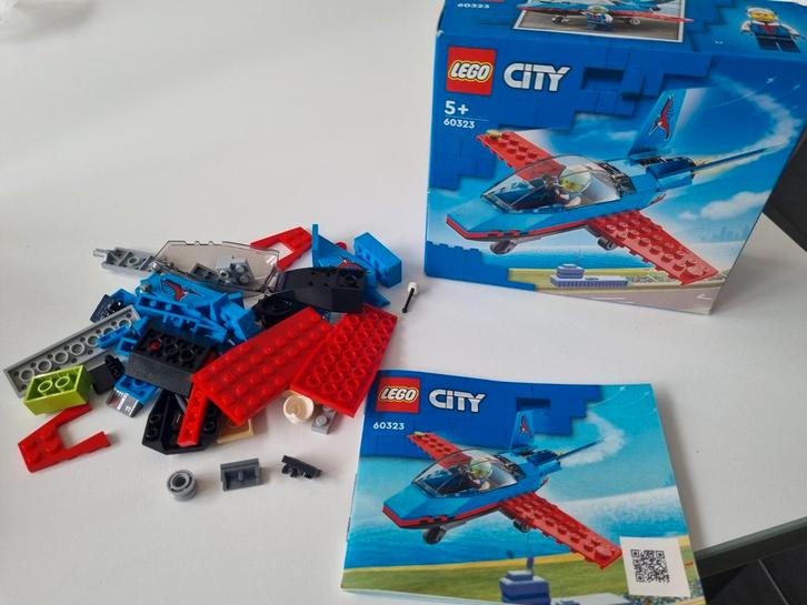 Lego City 60323 Stuntvliegtuig - Compleet met Doos & Boekje, Kinderen en Baby's, Speelgoed | Duplo en Lego, Zo goed als nieuw