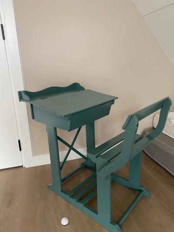 Retro antiek lessenaartje bureau beschikbaar voor biedingen