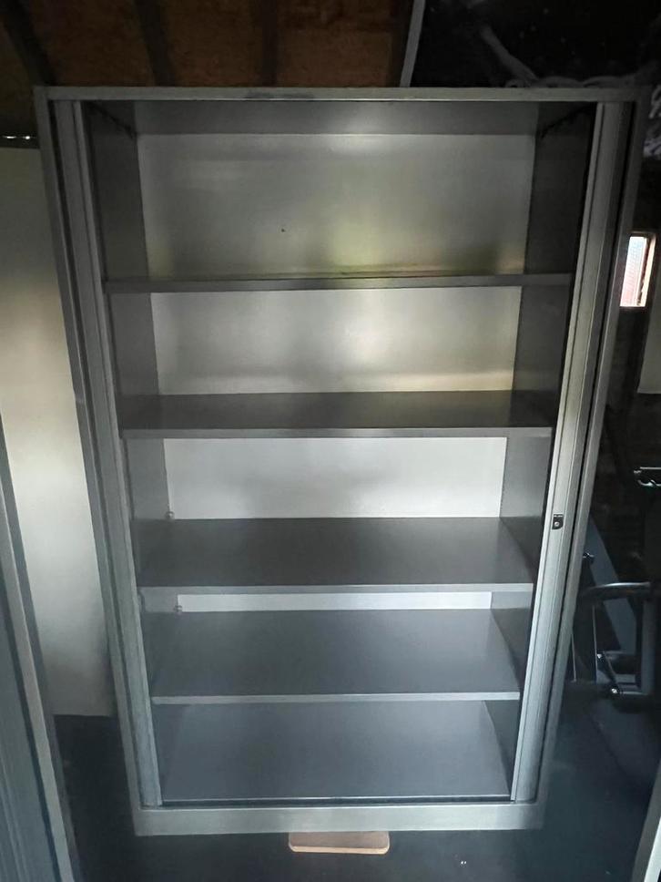 Roldeurkasten, openslaande kasten en archiefkast te koop, Huis en Inrichting, Kasten | Roldeurkasten en Archiefkasten, Zo goed als nieuw