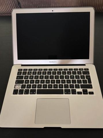 Macbook Air 2015 8GB 128GB (lees advertentie) beschikbaar voor biedingen