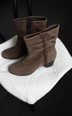 Suède  beige laarsjes Maat 38 zgan MEDICUS, Ophalen of Verzenden, Zo goed als nieuw, Beige