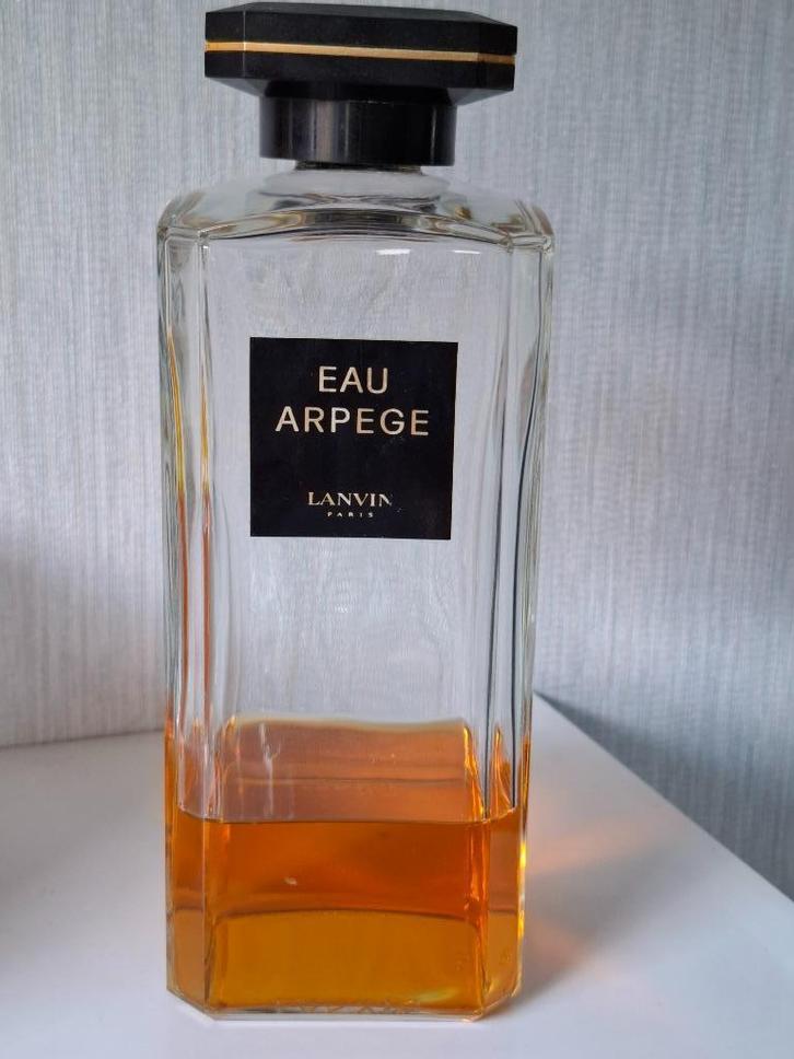 Antieke parfumfles eau arpege lanvin (15,00 euro), Sieraden, Tassen en Uiterlijk, Overige Accessoires, Ophalen of Verzenden