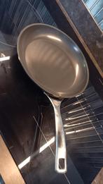 De Le Creuset Essential Ceramic koekenpan 28cm, Huis en Inrichting, Keuken | Potten en Pannen, Inductieplaat, Aluminium, Ophalen of Verzenden