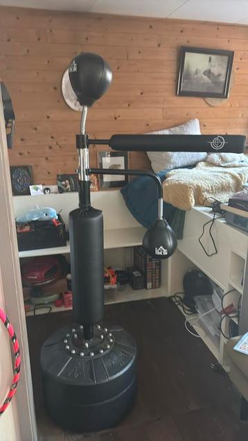 Box paal beschikbaar voor biedingen