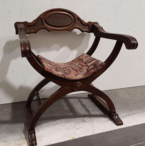 Renaissance armstoel, Antiek en Kunst, Antiek | Meubels | Stoelen en Banken, Ophalen