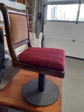 Draaistoelen beschikbaar voor biedingen