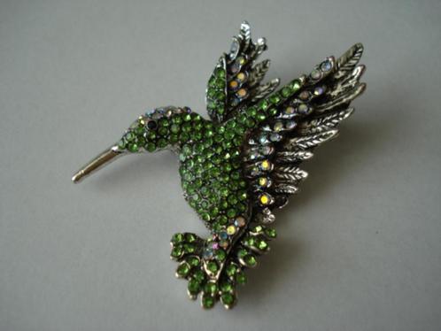 Kolibrie broche, Sieraden, Tassen en Uiterlijk, Broches, Nieuw, Overige materialen, Overige kleuren, 4 tot 7 cm, Met strass, Ophalen of Verzenden