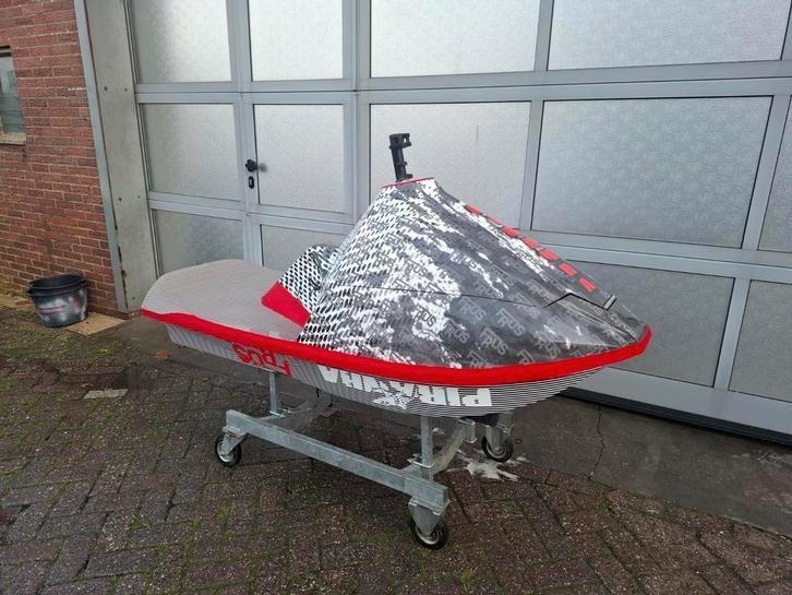 Piranha freestyle hull., Watersport en Boten, Waterski's, Nieuw, Waterski's, Ophalen