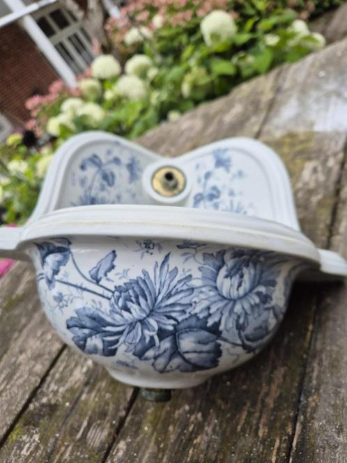 Zeldzaam art nouveau hoek fonteintje prachtige bloemen blauw, Antiek en Kunst, Antiek | Overige Antiek, Ophalen
