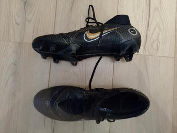 Voetbalschoenen zgan Nike beschikbaar voor biedingen