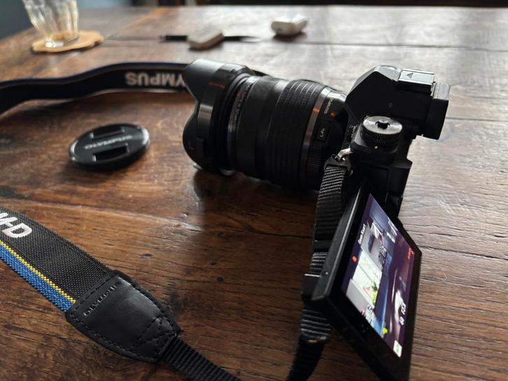 Olympus OM-D E-M5 Mark II set – in topstaat + PRO-lenzen, Audio, Tv en Foto, Fotocamera's Digitaal, Gebruikt, Olympus, Geen optische zoom
