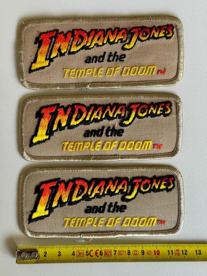 Vintage Indiana Jones Crew Patch (1984) (prijs = per stuk), Verzamelen, Film en Tv, Zo goed als nieuw, Film, Actiefiguur of Pop