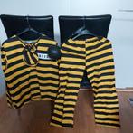 Boevenpak zwart/geel - incl. pet en voetkogel, Kinderen en Baby's, Carnavalskleding en Verkleedspullen, Ophalen of Verzenden