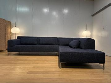Design on Stock Bloq XXL Donkerblauw – NP: €7.500 beschikbaar voor biedingen