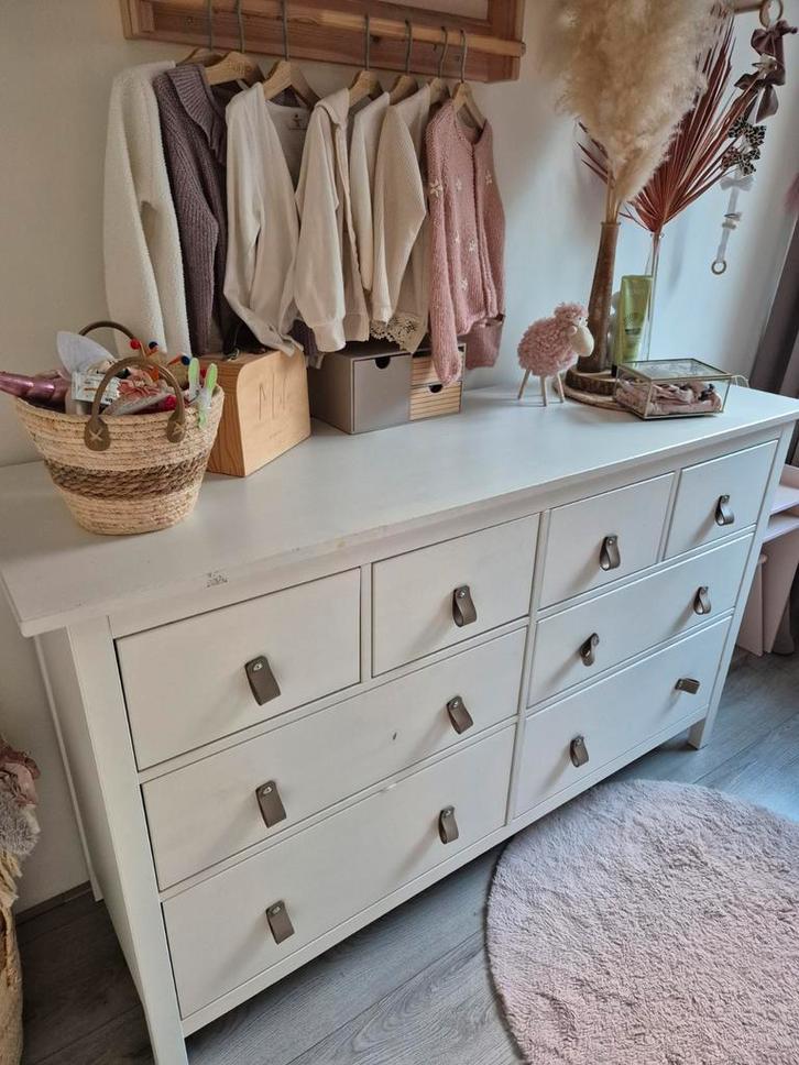 Ikea hemnes Commode Kast wit met leren greepjes, Huis en Inrichting, Kasten | Dressoirs, Gebruikt, 100 tot 150 cm, 25 tot 50 cm