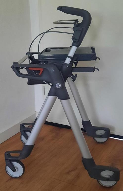 Rollator Merk: Topro Hestia Binnen rollator ( 7.1 kg ! ), Diversen, Rollators, Zo goed als nieuw, Lichtgewicht, Opvouwbaar, Ophalen