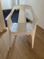 Vier kunstof stapel stoelen amper gebruikt, Huis en Inrichting, Stoelen, Ophalen of Verzenden, Zo goed als nieuw