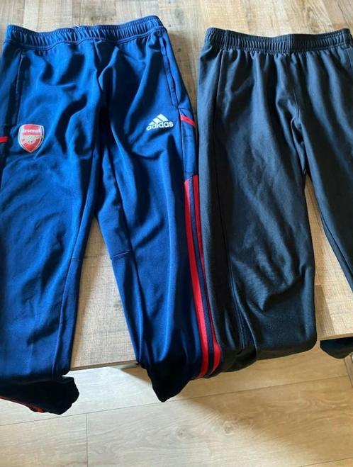 Trainingsbroeken Under Armour en Arsenal - Adidas, maat S, Kinderen en Baby's, Kinderkleding | Maat 170, Zo goed als nieuw, Jongen of Meisje