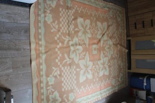 Nostalgische wollen woon deken, Huis en Inrichting, Woonaccessoires | Plaids en Woondekens, Zo goed als nieuw, Ophalen of Verzenden