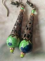 Groene hangers in lange bronskleurige kap, Sieraden, Tassen en Uiterlijk, Oorbellen, Overige materialen, Hangers, Nieuw, Ophalen of Verzenden