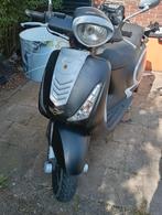 Motor scooter !, Fietsen en Brommers, Ophalen of Verzenden, Zo goed als nieuw
