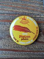 Gezocht 2024 Pietenpluim button club van sinterklaas, Ophalen of Verzenden, Zo goed als nieuw, Button