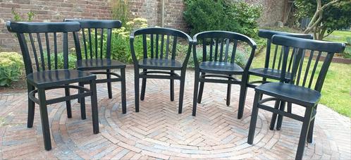 Zwart geverfde oude cafestoelen, Huis en Inrichting, Stoelen, Gebruikt, Vijf, Zes of meer stoelen, Hout, Zwart, Ophalen