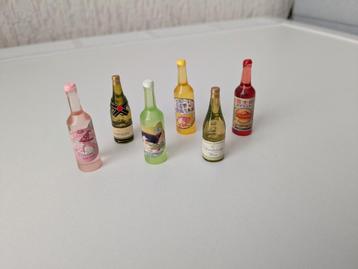 Zes poppenhuis wijn flessen 🏠 beschikbaar voor biedingen