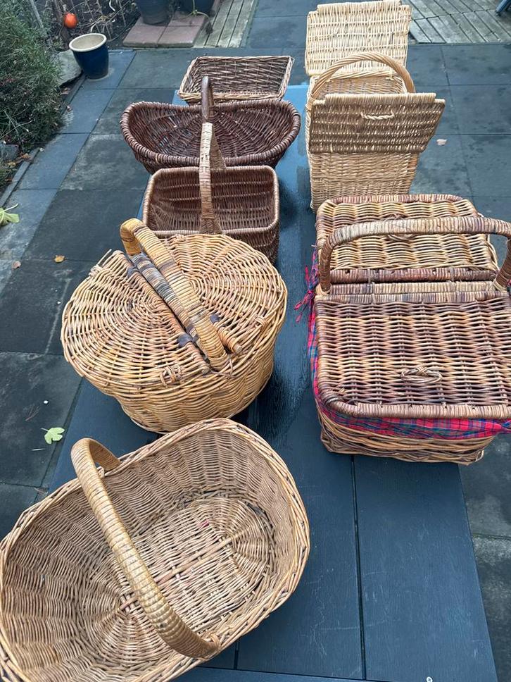 Rieten Manden Collectie, Huis en Inrichting, Woonaccessoires | Schalen en Manden, Gebruikt, Mand, Rond, Riet, Ophalen of Verzenden