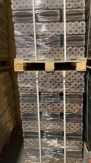 Pinikay eiken briketten beschikbaar voor biedingen