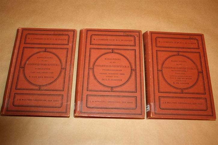 Handleiding bij het Onderwijs in Receptuur - Deel 1,2,3. 192, Antiek en Kunst, Antiek | Boeken en Bijbels, Ophalen of Verzenden
