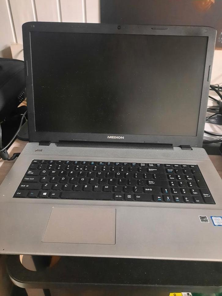 Medio laptop met i3 processor, ssd en windows 11, Computers en Software, Windows Laptops, Refurbished, 17 inch of meer, SSD, 2 tot 3 Ghz