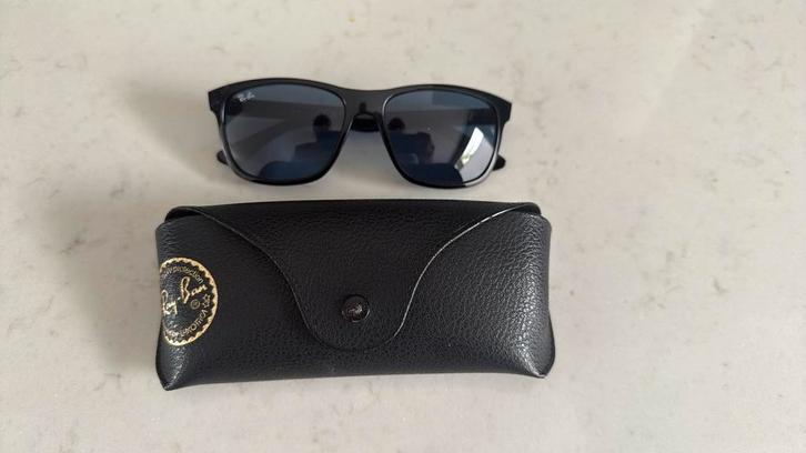 Ray-Ban Zonnebril - Stijlvol en Beschermend, Sieraden, Tassen en Uiterlijk, Zonnebrillen en Brillen | Heren, Zo goed als nieuw
