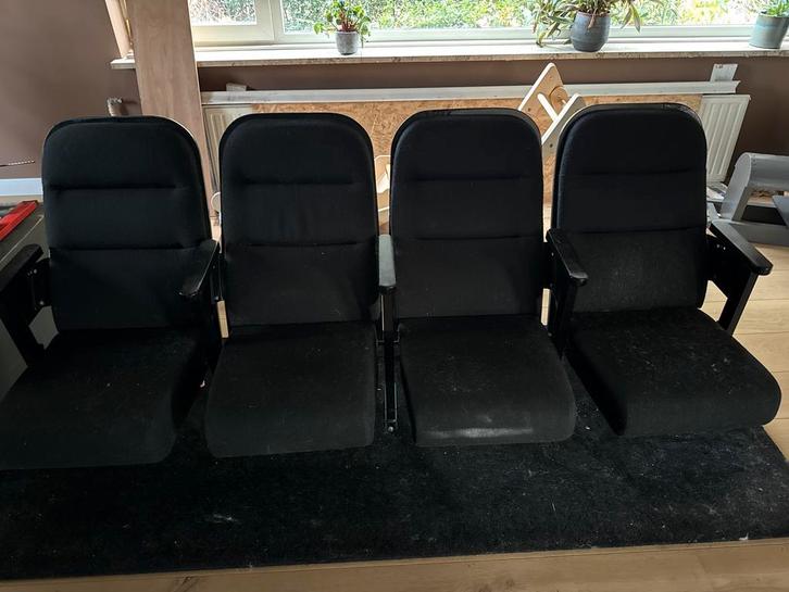 Bioscoopstoelen - 4 stuks, Antiek en Kunst, Antiek | Meubels | Stoelen en Banken, Ophalen of Verzenden