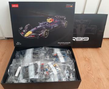 Max Verstappen Oracle Red Bull Racing RB19 1:8 - Rastar beschikbaar voor biedingen