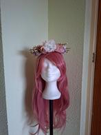 Roze Pruik met Haarband - Carnaval, Ophalen of Verzenden, Nieuw, Accessoires
