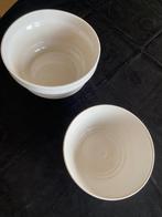 2 witte bloempotten, Tuin en Terras, Bloempotten, Rond, Ophalen of Verzenden, Aardewerk, Minder dan 40 cm