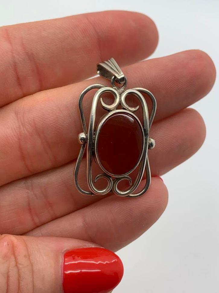 X295 Prachtige 900 zilveren carneool hanger, Sieraden, Tassen en Uiterlijk, Antieke sieraden, Hanger, Zilver, Ophalen of Verzenden