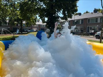 Schuimparty, bubble park, schuimkanon, springkussen beschikbaar voor biedingen