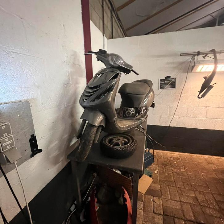 Zip frame plus kappen blok gts 50 er bij zonder pap, Fietsen en Brommers, Brommeronderdelen | Scooters, Gebruikt, Piaggio, Kap