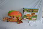 Monchhichi huis speelset/ Monchhichi house met 3 poppetjes, Ophalen of Verzenden, Gebruikt