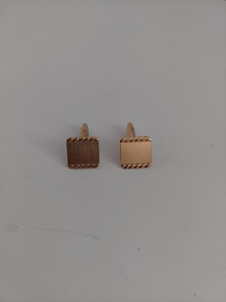 twee vierkante manchetteknopen met relief aan de zijkanten, Sieraden, Tassen en Uiterlijk, Manchetknopen, Nieuw, Overige materialen