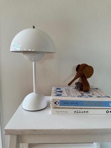 Flowerpot - Wit - Mushroom Lamp - VP9 beschikbaar voor biedingen