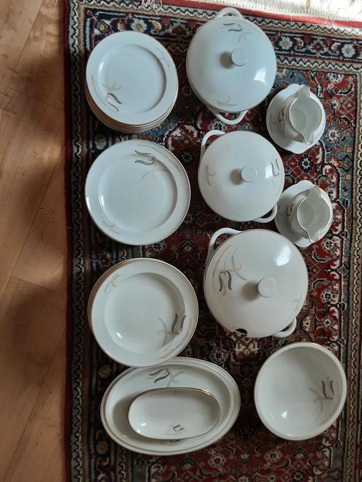 Vintage Eetservies 12 Personen, Huis en Inrichting, Keuken | Servies, Gebruikt, Compleet servies, Overige stijlen, Porselein, Ophalen
