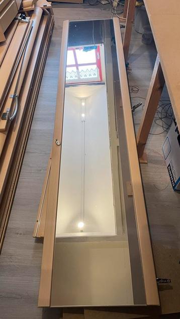 Spiegeldeur beschikbaar voor biedingen